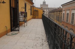 CENTRO STORICO – ATTICO con grande terrazzo – 5 camere da letto.