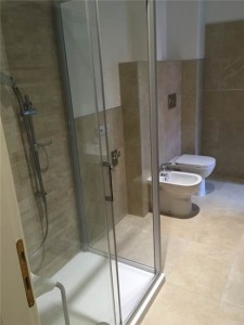 BAGNO CON DOCCIA