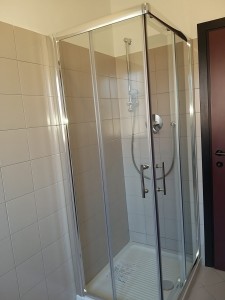 10 -bagno con doccia