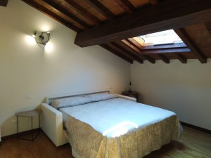 5- Divano letto matrimoniale