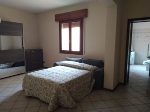 2- Divano letto matrimoniale