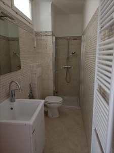 7 -bagno con doccia