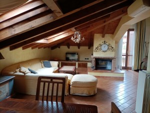 2 -soggiorno con divano