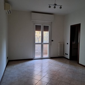 1- Soggiorno con balcone