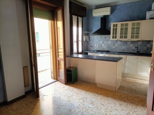 1 - cucina abitabile con balconcino