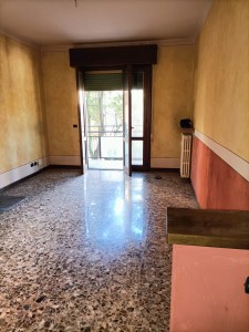 2 - Soggiorno con balcone