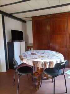 1 -soggiorno con angolo cottura