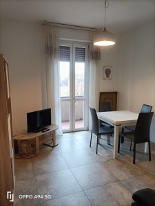 1 - soggiorno con balcone