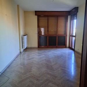1- Soggiorno con balcone
