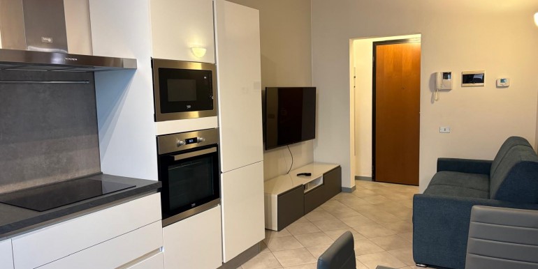 2 - ingresso su soggiorno