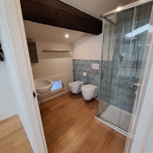 9- Bagno esclusivo camera