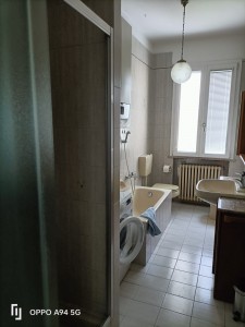 5 - bagno con doccia e vasca