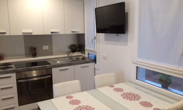 2-zona giorno con tv