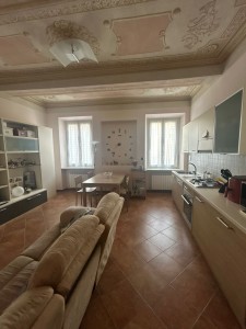 1 - soggiorno con angolo cottura