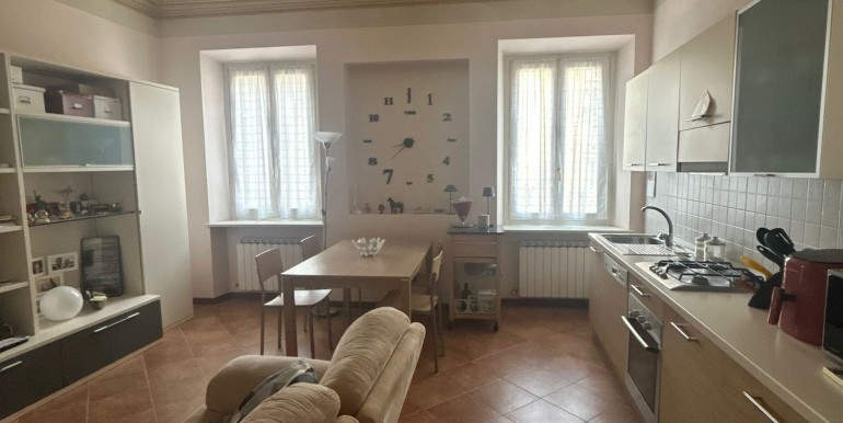 1 - soggiorno con angolo cottura