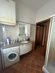11 - bagno con lavatrice