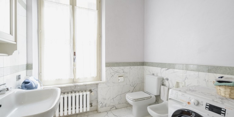 8 - bagno n. 1 - zona giorno