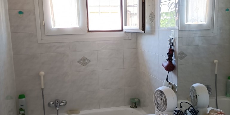 8 -BAGNO CON VASCA
