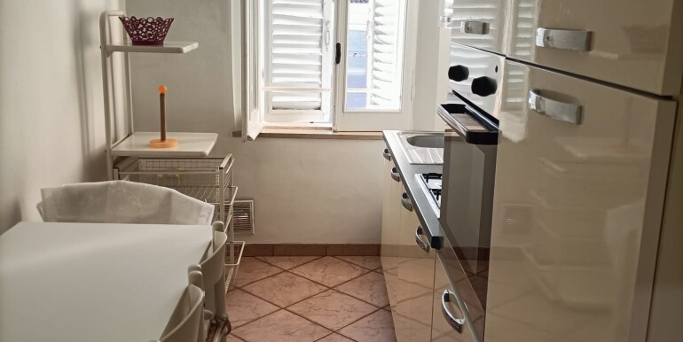4 - CUCINA SEMI ABITABILE