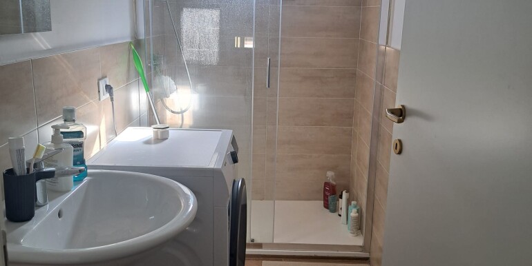 7- BAGNO CON DOCCIA