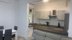 1 - soggiorno con angolo cottura