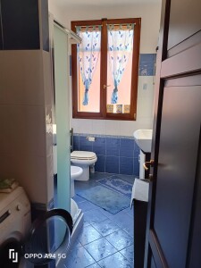 13 - bagno n. 2 con doccia e lavatrice