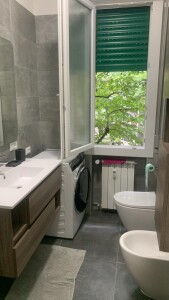 5 - bagno con lavatrice