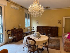 SALONE CON BALCONE - POSSIBILITA' DI DIVIDERLO PER REALIZZARE 1 CAMERA INPIù.